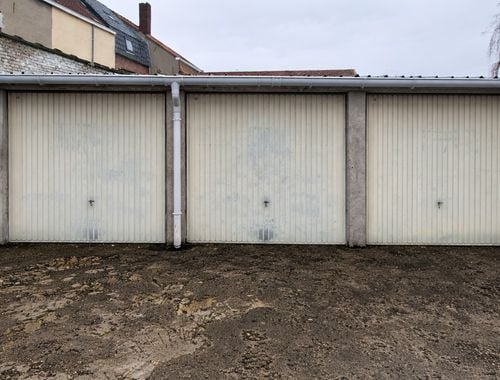                                         Garage te huur in Kortrijk, € 75

