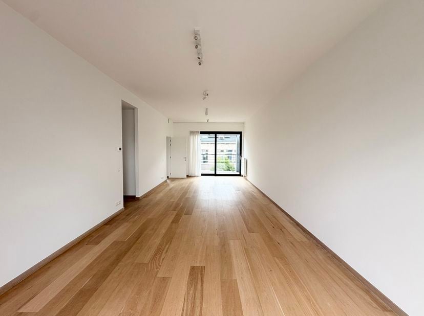 WOLUWE-SAINT-PIERRE, vlak bij het Dumonplein, prachtig APPARTEMENT (3 slaapkamers/2 badkamers) van 120 m² met terrassen en garage. Gelegen op de 3e ve