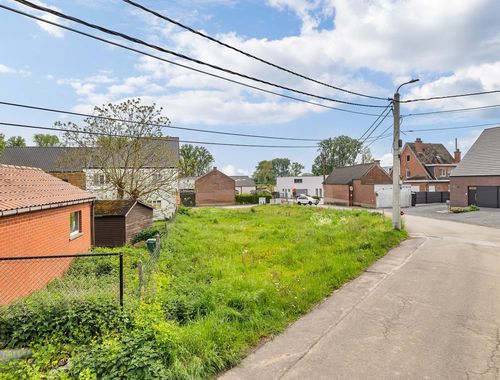                                         Terrain à bâtir à vendre à Denderhoutem, € 110.000

