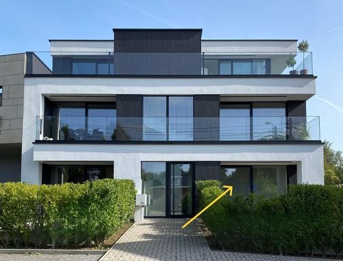                                         Gelijkvloers app. te huur in Torhout, € 865
