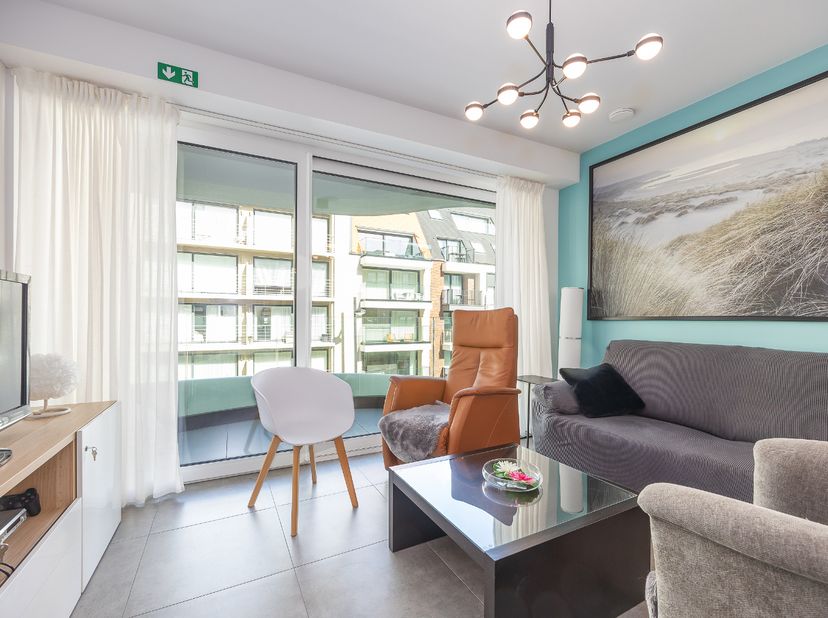 Welkom op de tweede verdieping van de gloednieuwe residentie Le Paris.<br />
In het gebouw bevindt zich dit prachtig afgewerkte appartement met twee v
