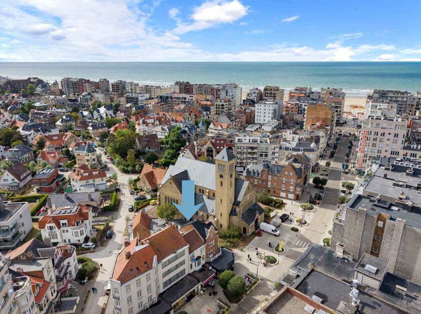 Bent u op zoek naar een uitzonderlijke investering op een van de meest gegeerde locaties van De Panne? <br />
Dan is deze opbrengsteigendom een unieke
