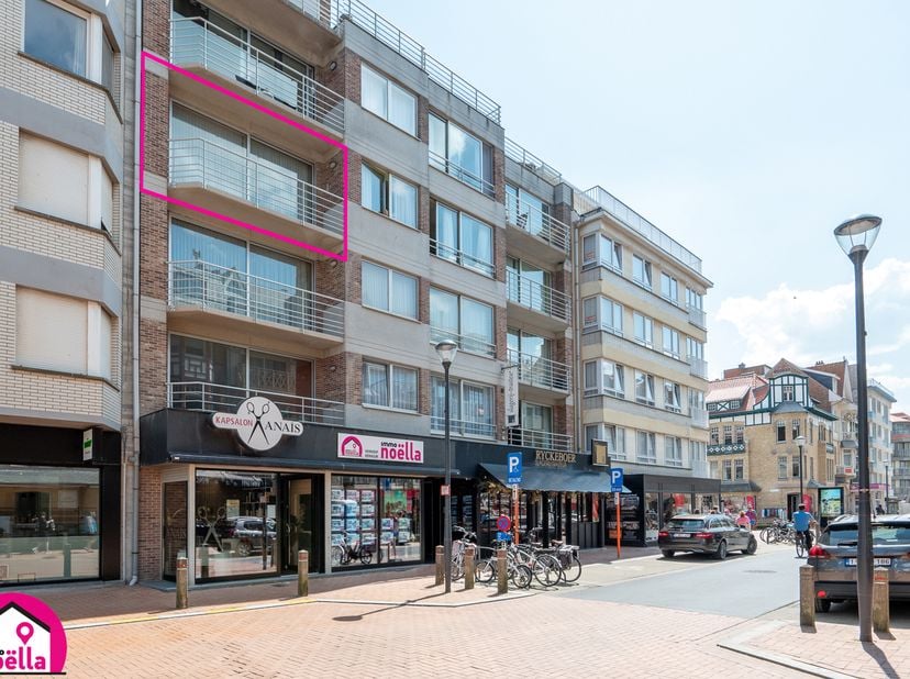 Een likje verf en dit ruime appartement is volledig instapklaar!<br />
Bent u op zoek naar een ruim appartement op een toplocatie? Dan is dit een buit