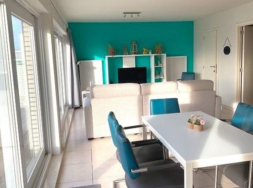 Appartement met zijdelings zeezicht te Blankenberge, op wandelafstand strand Blankenberge, op 5 min. van station Zeebrugge-Strand en 10 min. van trein