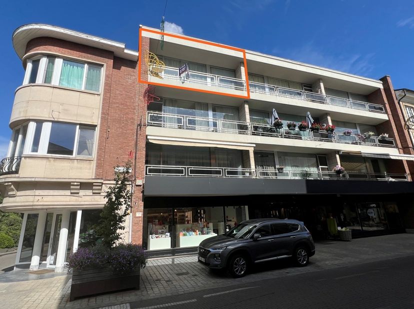Ruim Appartement met 2 slaapkamers en terras te huur in het centrum van Diest, Koning Albertstraat 4.<br />
<br />
Het appartement heeft een bewoonbar
