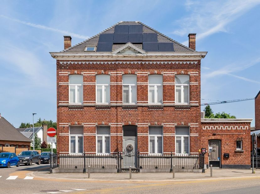 Situation<br />
Cette maison de maître de caractère est située au 11 Bochtenstraat à Rijkevorsel, dans un emplacement central offrant un accès facile
