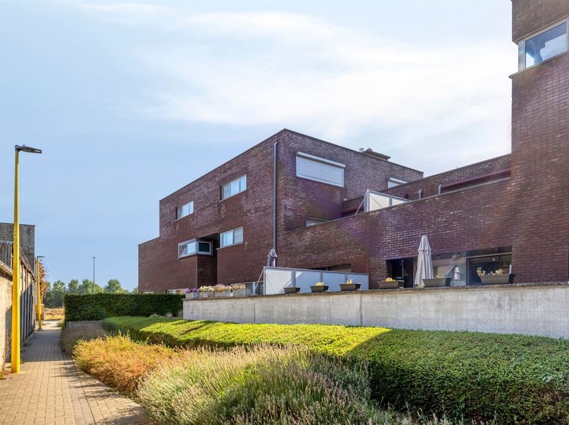 Op zoek naar een comfortabel appartement met ruim terras op een rustige locatie met EPC B label?<br />
 Dit instapklare gelijkvloerse appartement in