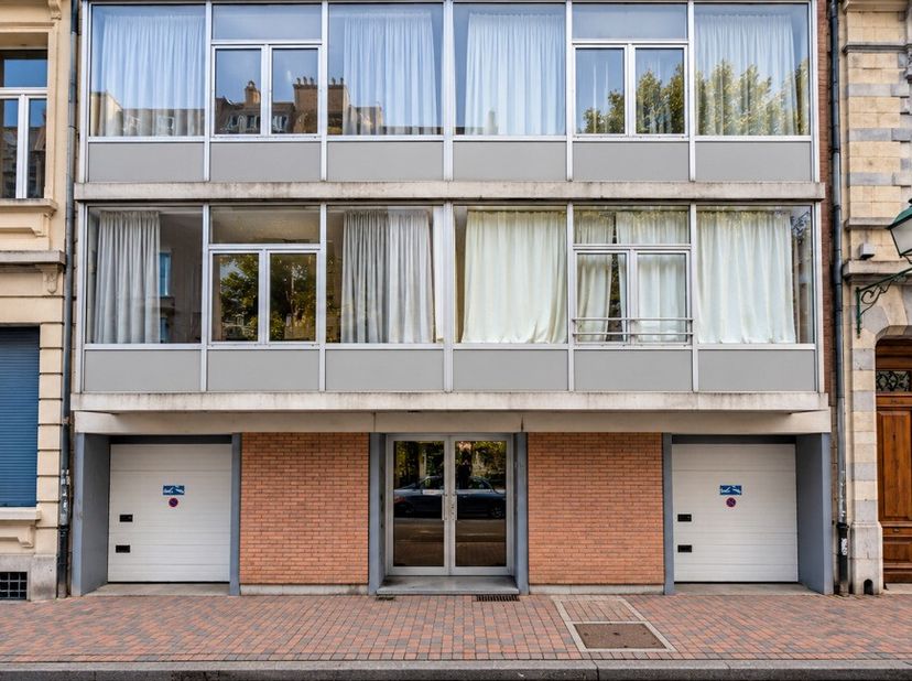 Garage te koop in Rue de Suisse 5,
                    1060 Sint-Gillis