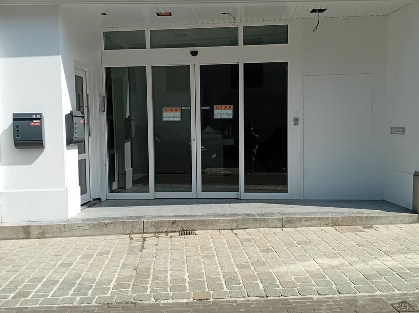 Bien professionnel à louer
                    à 3290 Diest