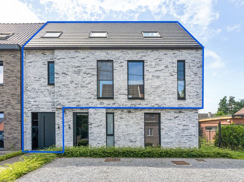 Exclusieve en energiezuinige duplex met 3 slaapkamers, 2 badkamers en ruim zonneterras te Sint-Katelijne-Waver<br />
BESCHRIJVING:<br />
Bent u op zoe