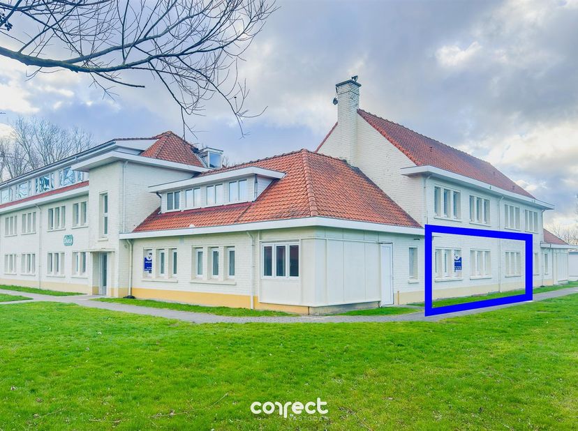 Dit gelijkvloers appartement in residentie 'Dahlia' biedt alle comfort voor een ontspannen verblijf met het hele gezin. <br />
<br />
Gelegen in een