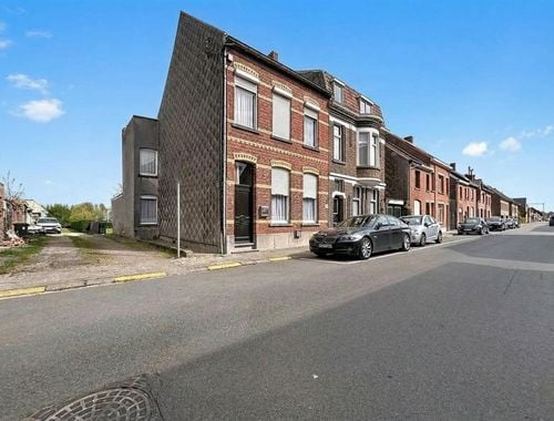                                         Maison à vendre à Sint-Gillis-Waas, € 215.000
