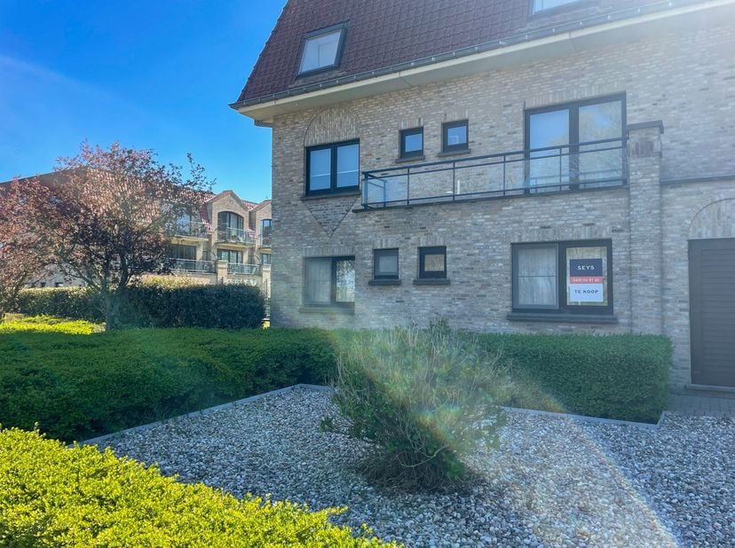 Voor meer informatie kan je contact opnemen met Daan Seys via 0491/06.97.30.<br />
Dit appartement met twee slaapkamers is uiterst rustig gelegen aan