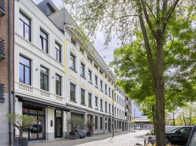 Bien professionnel à vendre
                    à 2000 Antwerpen