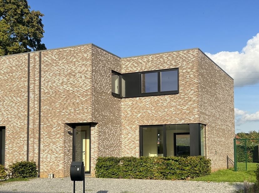 Huis te koop in Petrarcastraat 8,
                    3580 Beringen