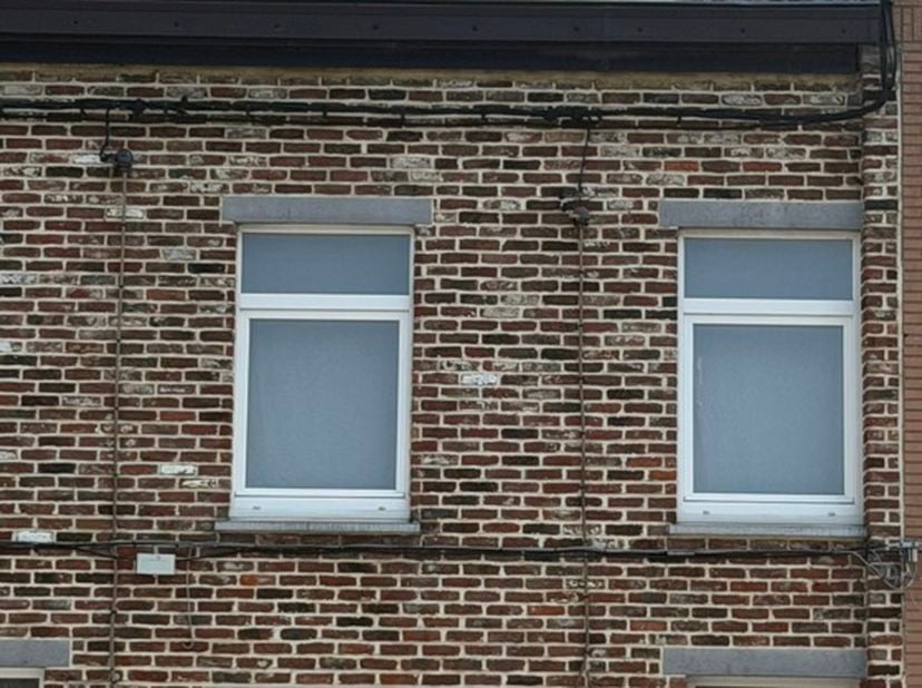 À Vendre : Maison 2 façades avec 2 chambres et cour ! <br />
Découvrez cette maison pratique, idéalement située au 6, Cour de la Justice à 6200 Châtel