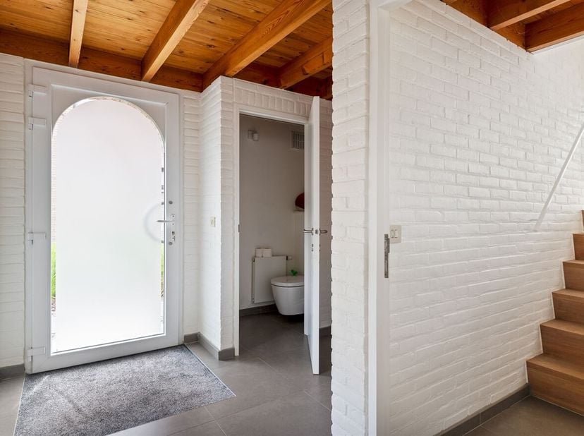 Instapklare gezinswoning met 3 slaapkamers en verwarmde zwemvijver<br />
Deze instapklare gezinswoning met 3 slaapkamers is gelegen in een residentiël
