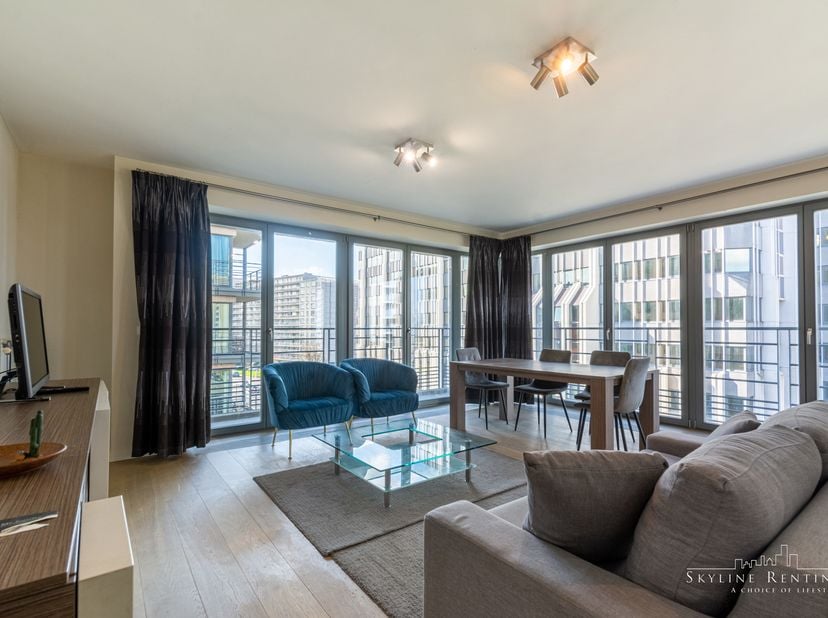 GP C4.2 - Prachtig gemeubeld appartement van ongeveer 92 m² (volgens EPC), gelegen in een recent gebouw uit 2012. Het appartement omvat een inkomhal m