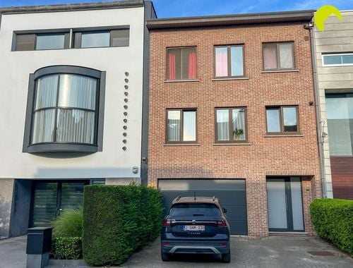                                         Appartement te huur in Berchem, € 975
