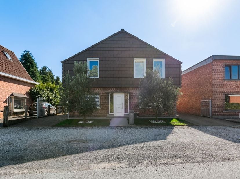 Maison à vendre à Zonnestraat 156,
                    9100 Sint-Niklaas