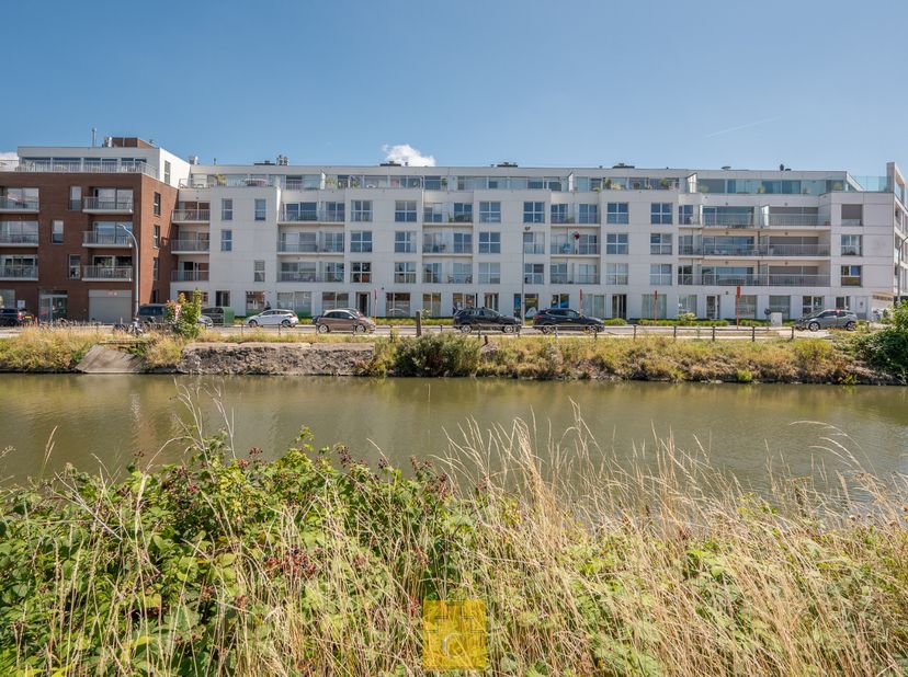 Appartement te koop in Damse Vaart Zuid 5 bus 101,
                    8310 Sint-Kruis