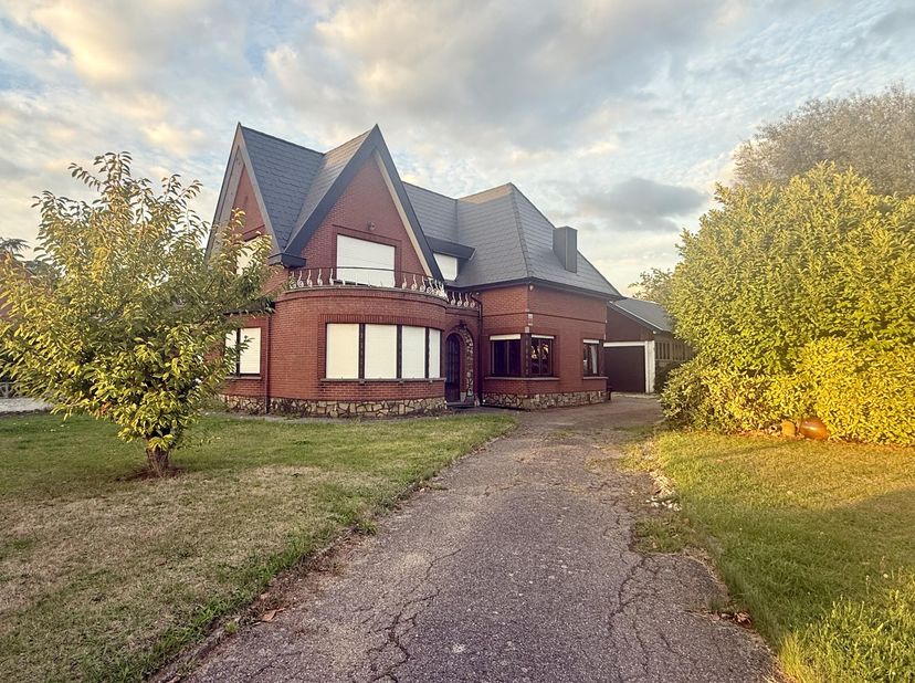 Huis te koop in Pannestraat 68,
                    3272 Messelbroek
