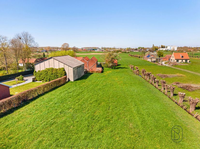 Deze bouwgrond is zeer goed gelegen, genietend van een prachtig open zicht. <br />
Geen bouwverplichting, voor de bouw van een villa. <br />
<br />