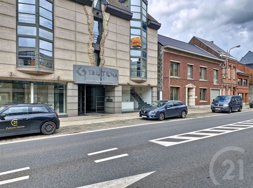 Energiezuinig appartement te koop in Putte!<br />
<br />
Dit appartement van 125 m² beschikt over een ruime living met open keuken, drie slaapkamers