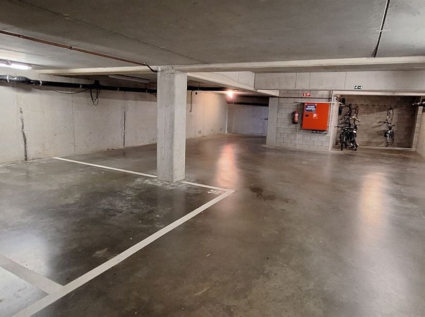 Garage à louer
                    à 2460 Kasterlee