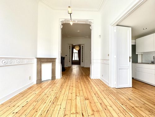                                         Duplex te huur in Etterbeek, € 2.100
