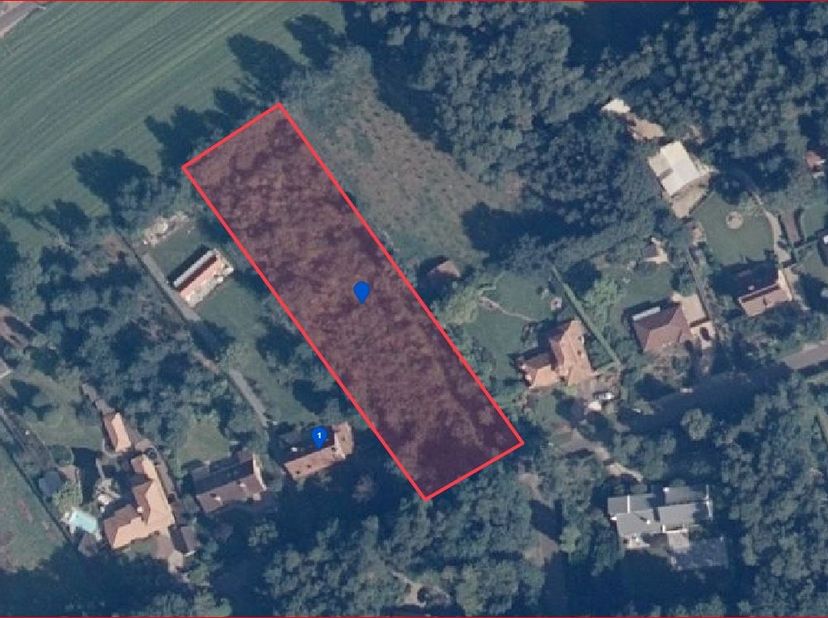 De gewestplanbestemming is woonparkgebied, <br />
<br />
In het bijzonder zijn volgende voorwaarden voor bebouwing van toepassing:<br />
- max. 250m²<