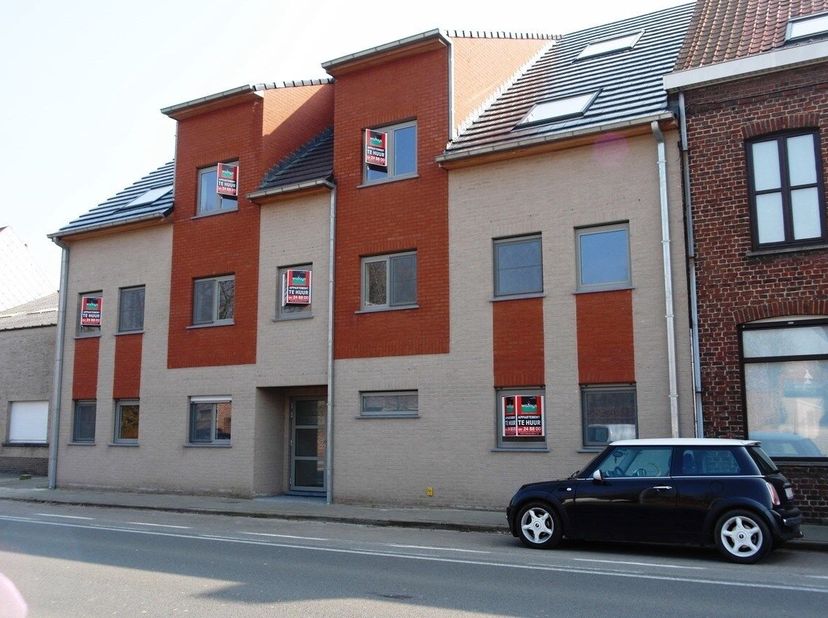 Appartement te huur in Iepersestraat 335,
                    8800 Roeselare