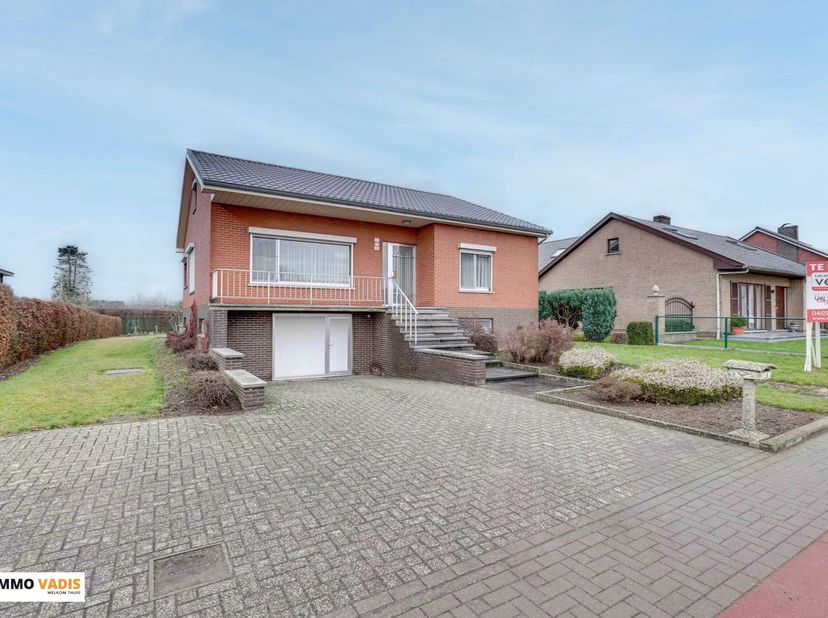 In een aangename omgeving in Wellen bevindt zich deze woning met een solide basis en tal van mogelijkheden. Dankzij de ruime en logische indeling is z