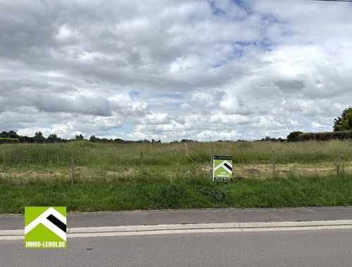                                        Terrain à bâtir à vendre à Lantremange, € 129.000

