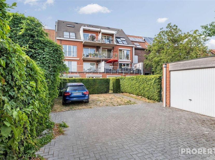 Bent u op zoek naar een ruim, instapklaar 2-slaapkamerapprtement op een centrale locatie in Bissegem, met alles binnen wandelafstand.  <br />
Dit app