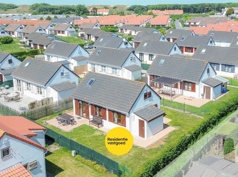 In Harendijke vinden we dit charmante vissershuisje terug op een perceel van 200 m². De woning werd gebouwd in 2008 en beschikt over een bewoonbare op
