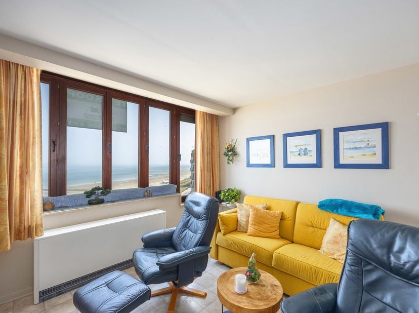 Residentie WESTDIEP : op de 9de verdieping, prachtig gelegen appartement met frontaal zeezicht in hartje Zeedijk. Geniet elke dag van een adembenemend