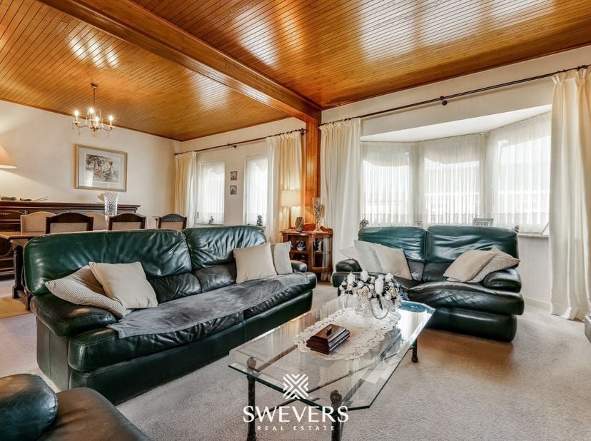 Voor meer info en foto’s, surf naar www.swevers.be –<br />
<br />
Op zoek naar een unieke combinatie van wonen en ondernemen? Dit karaktervolle handel