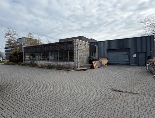                                         Entrepôt avec bureau à louer à Mechelen, € 4.800
