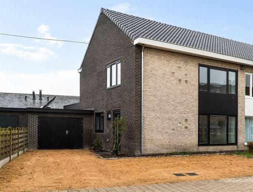                                         Maison unifamiliale à vendre à Rijkevorsel, € 449.000
