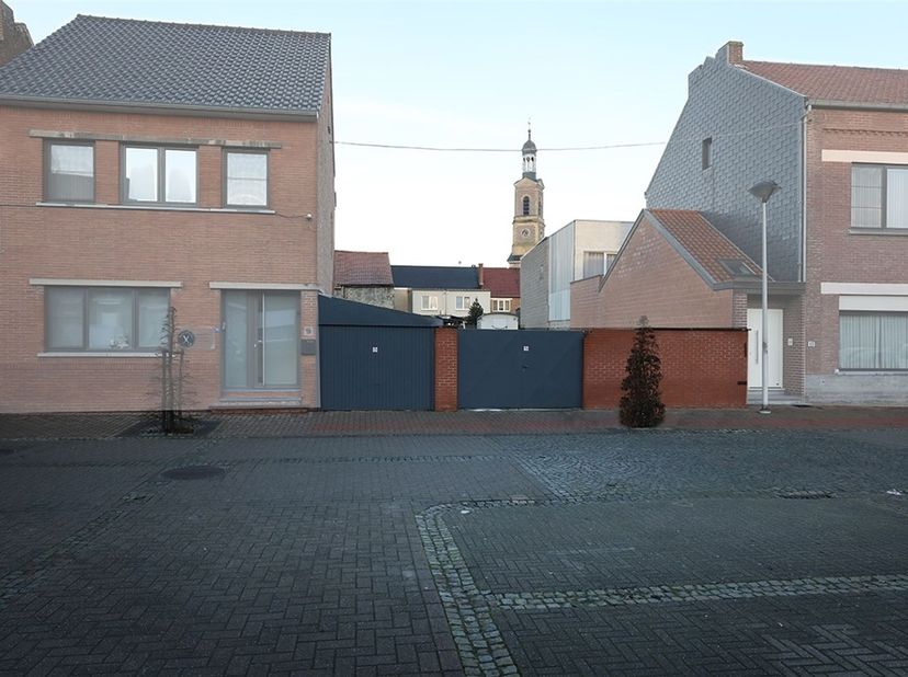 Knappe projectgrond van 2a73ca te Riemst<br />
<br />
Omgeving:<br />
+ Gelegen in Vlijtingen <br />
+ Makkelijke bereikbaarheid door de gekende T