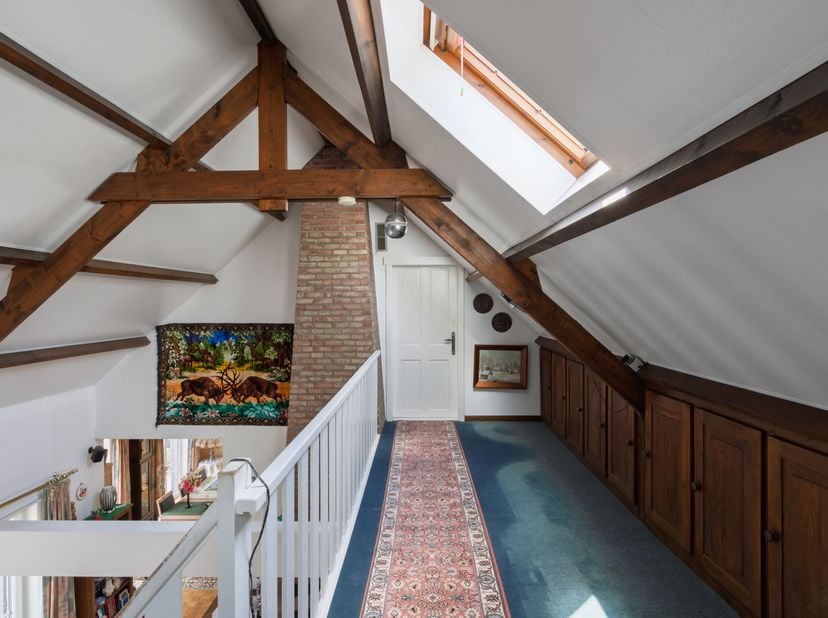 Ruime gezinsvilla met 4 slaapkamers, zonnige tuin en 39 zonnepanelen<br />
Op een boogscheut van het centrum van Brasschaat bevindt zich deze ruime en