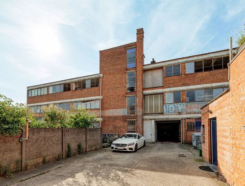                                         Entrepôt à vendre à Sint-Niklaas, € 595.000
