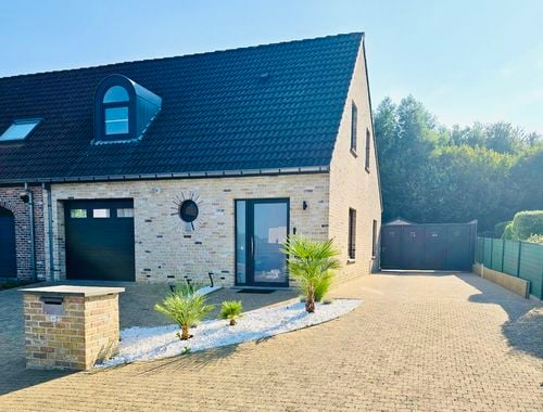                                         Koppelwoning te koop in Marke, € 550.000
