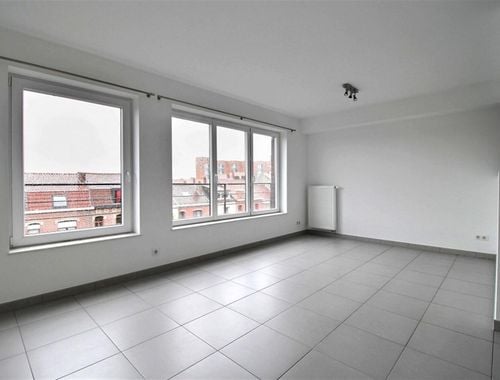                                         Appartement à louer à Tournai, € 700
