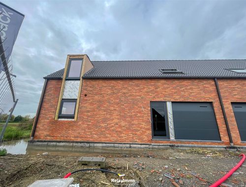                                         Maison à vendre à Péruwelz, € 320.000
