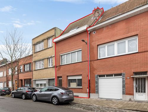                                        Appartementsgebouw te koop in Wilrijk, € 525.000
