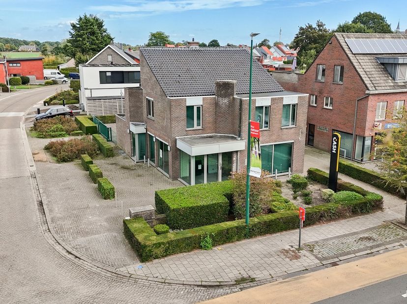 Bien professionnel à vendre à Meerledorp 58,
                    2328 Meerle