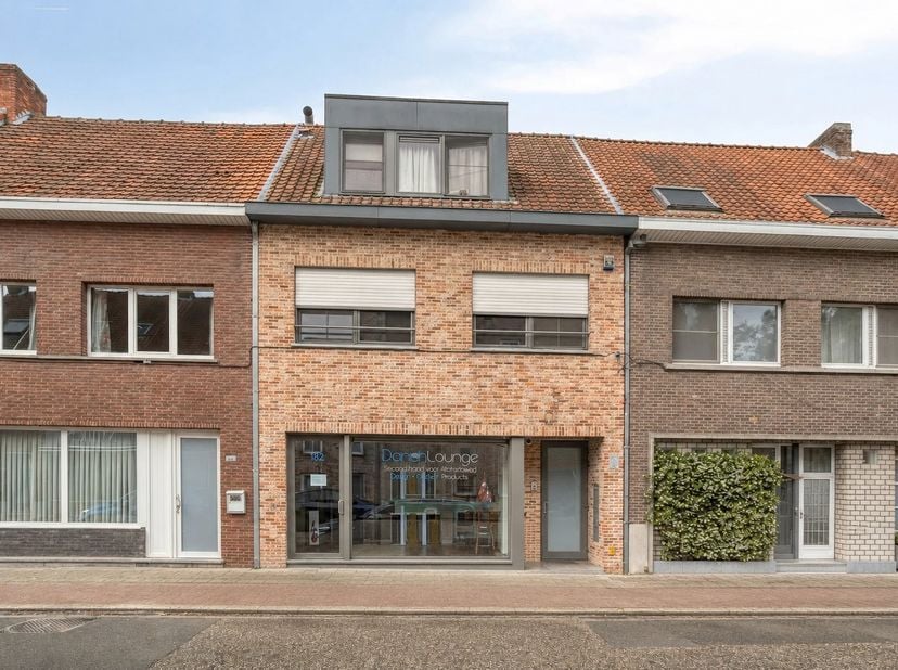 Bien professionnel à vendre
                    à 2440 Geel