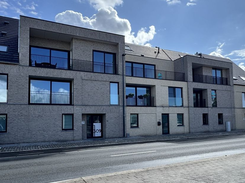 Ontdek Residentie Stella, gelegen in de Woumenweg 309-311 te Woumen. Een prachtig nieuw appartementsgebouw met 14 ruime appartementen. Met zijn perfec
